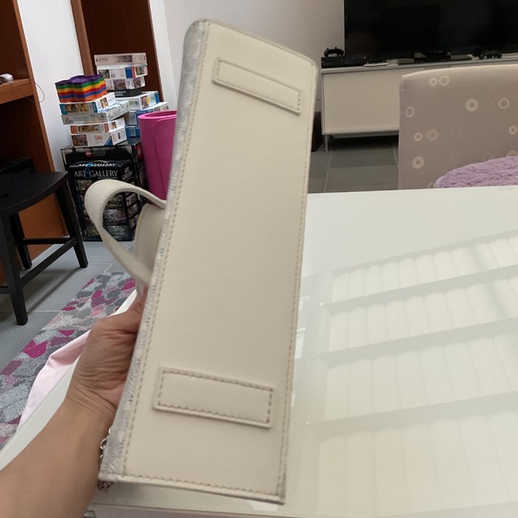 Rouette White Leather Bag - Picture 5 of 9